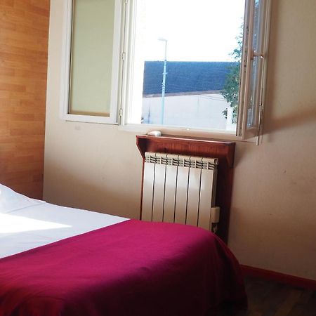 Le Logis De La Garenne Hotel Morestel Kültér fotó